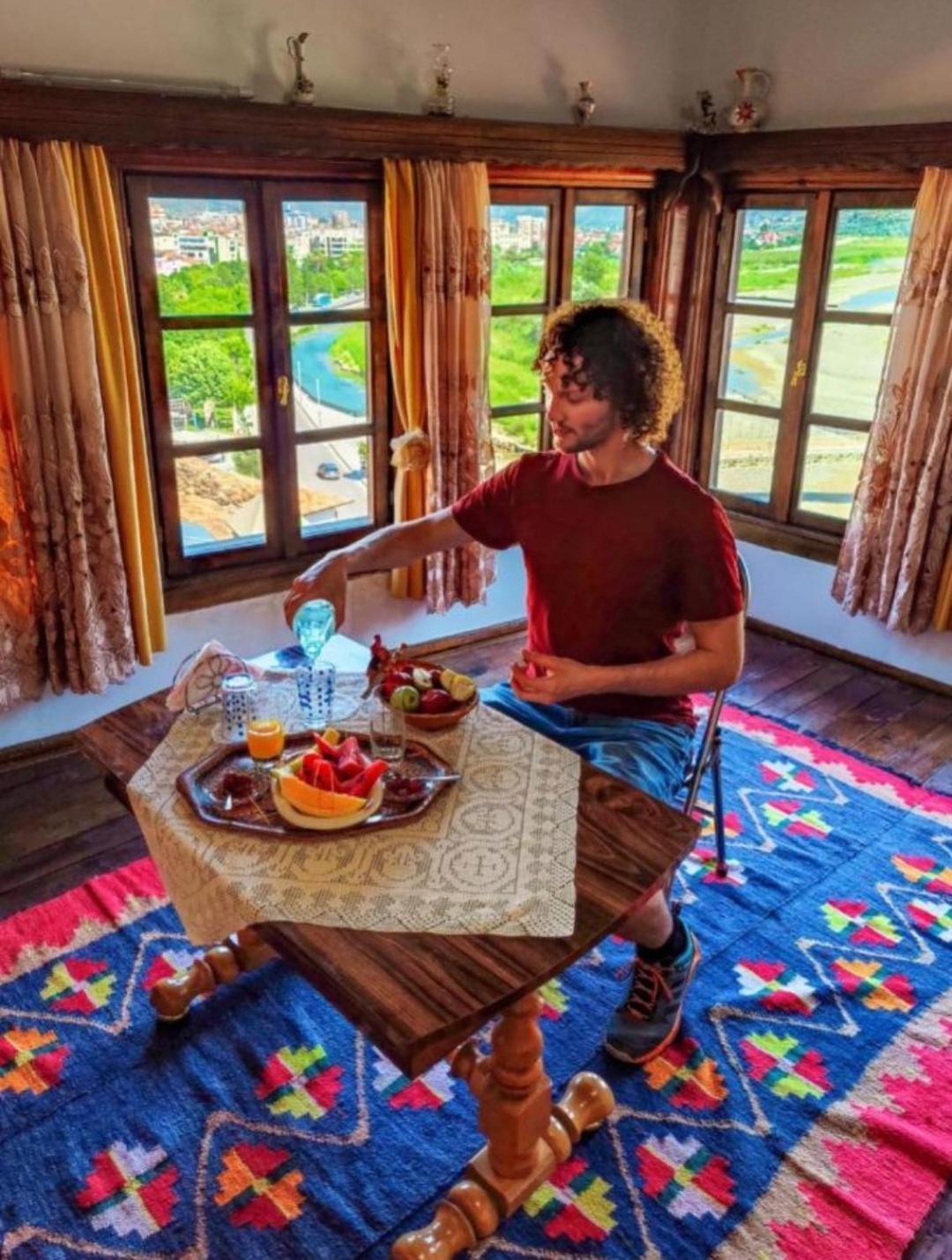 Guest House Mikel Berat Exterior photo