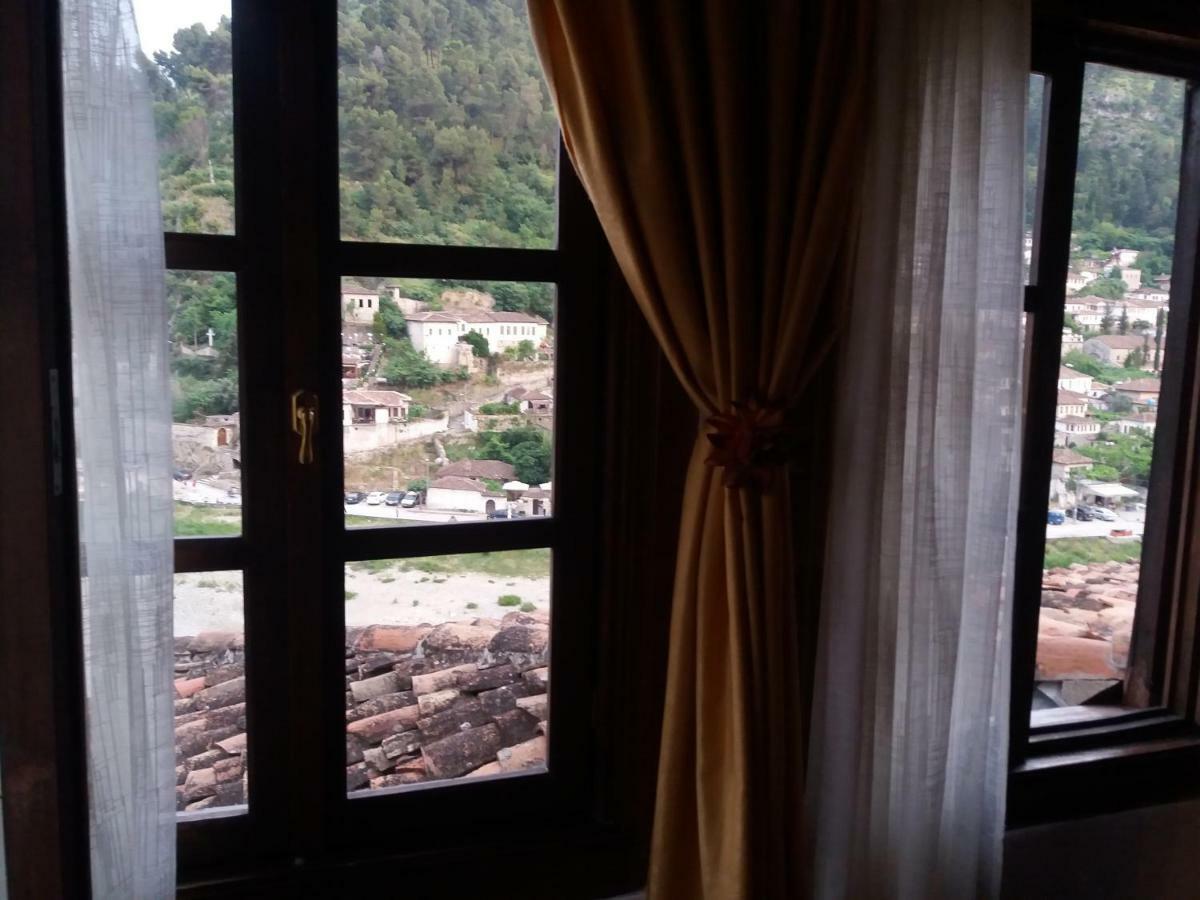 Guest House Mikel Berat Exterior photo
